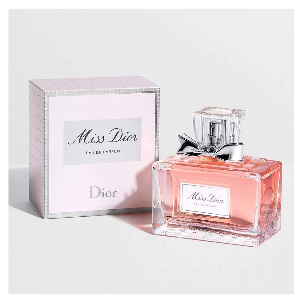 Eau De Parfum Spray 3.4 Fluid Ounce P370608