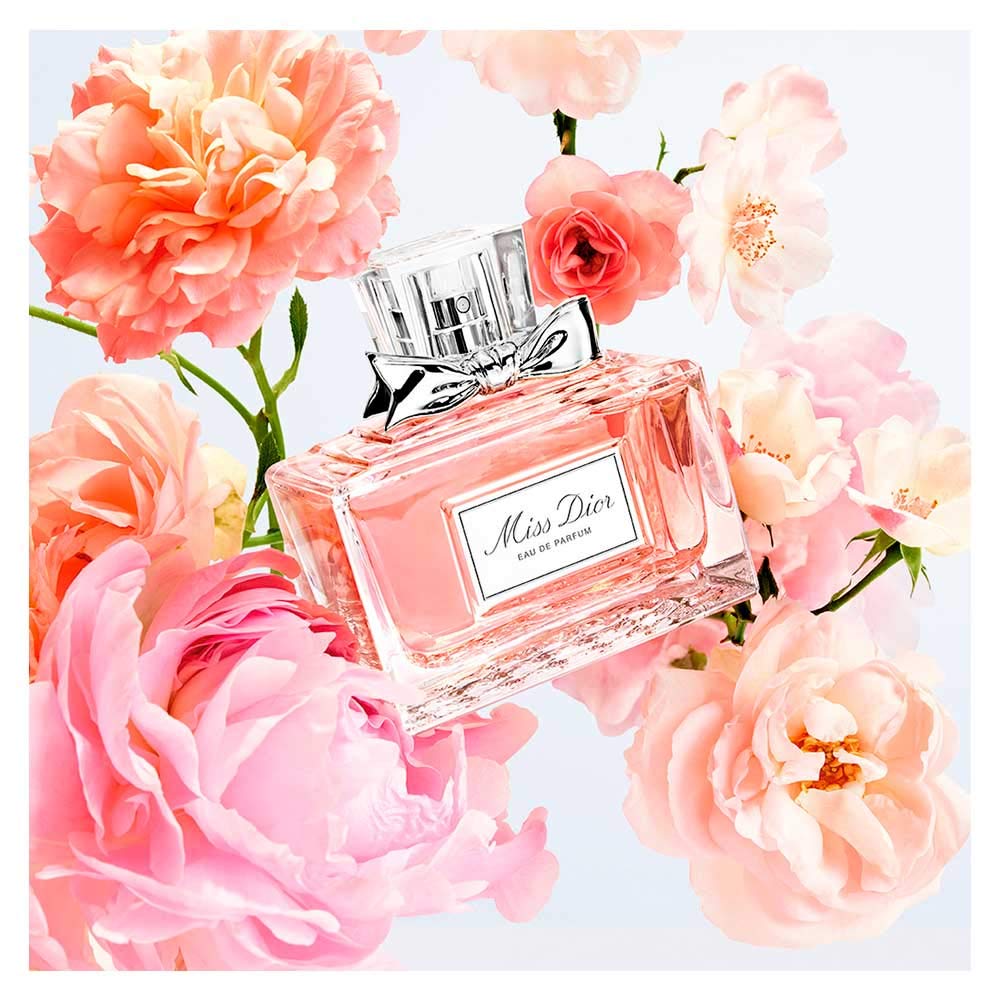 Eau De Parfum Spray 3.4 Fluid Ounce P370608