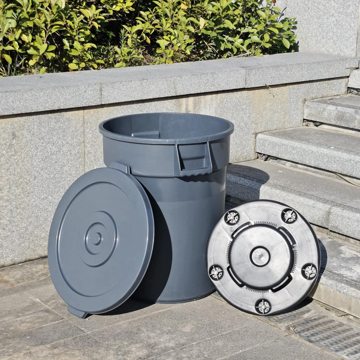 32 Gallon Grey Outdoor Trash Can with Lid and Wheels H34990